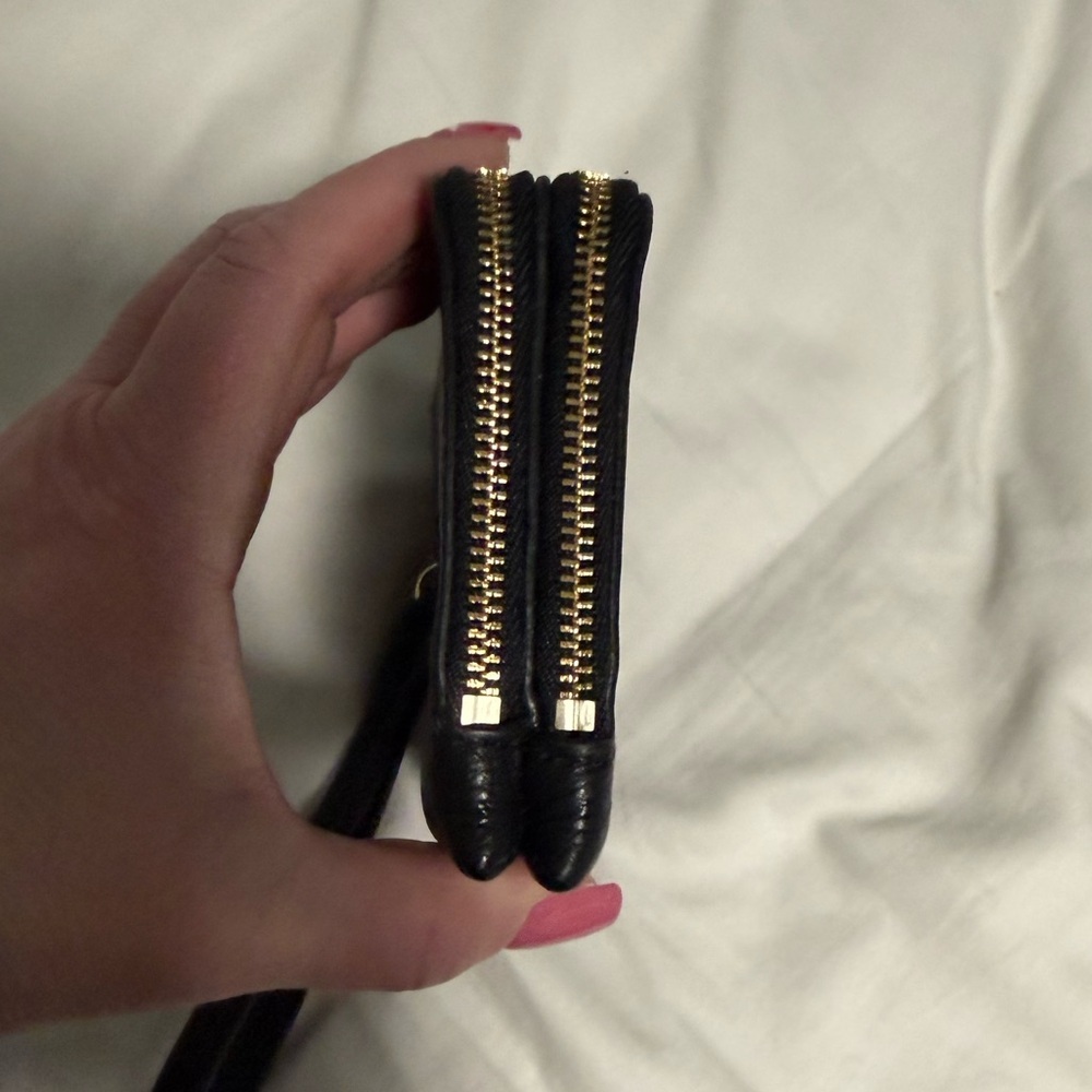 Coach Double Zip Wristlet Black soft pebbled Leather! Like New! - Picture 2 of 11